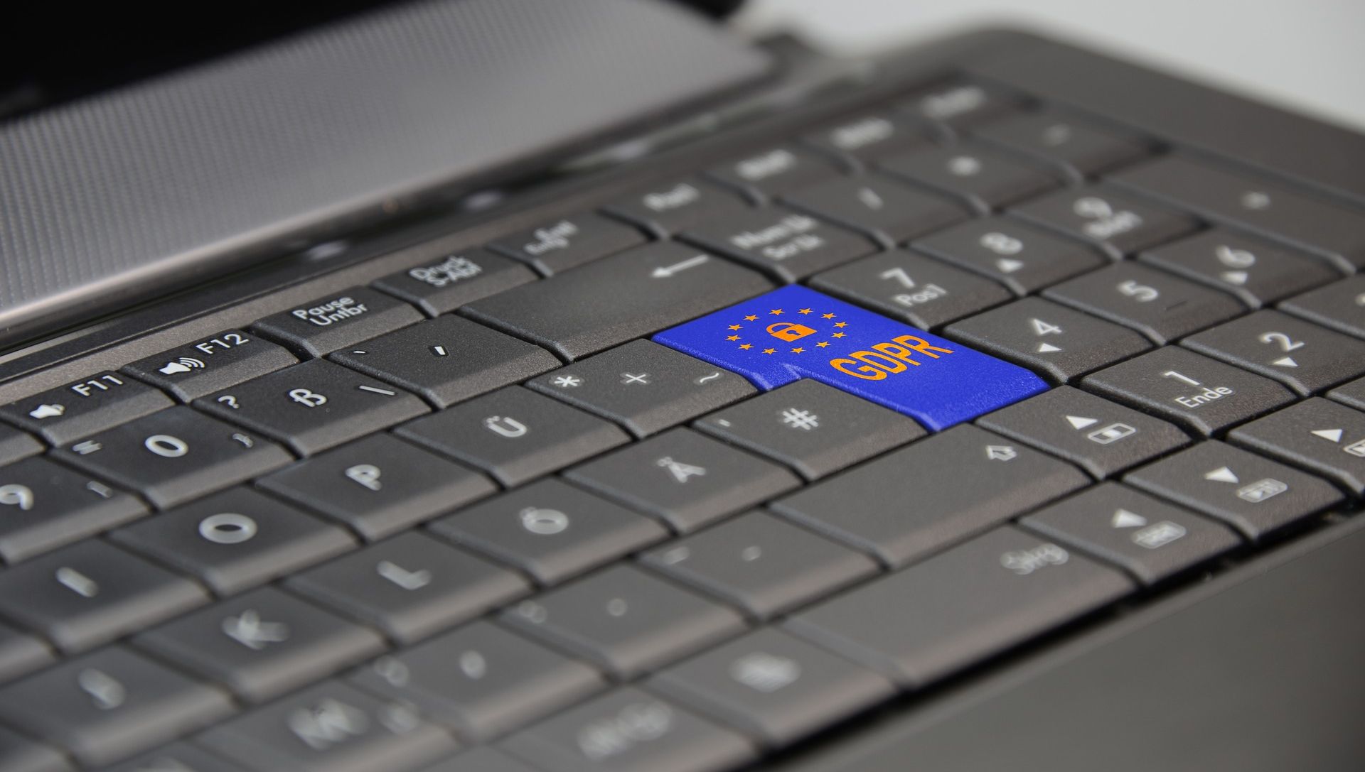 Bilde av et laptop tastatur
